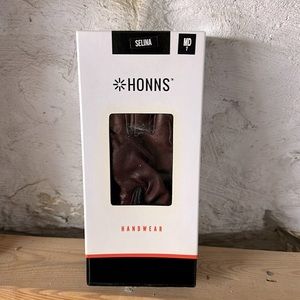 Honns size 7M burgundy gloves